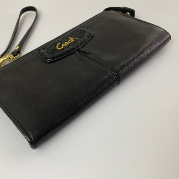 Madison Leather Wristlet Wallet, Black - Picture 3 of 6